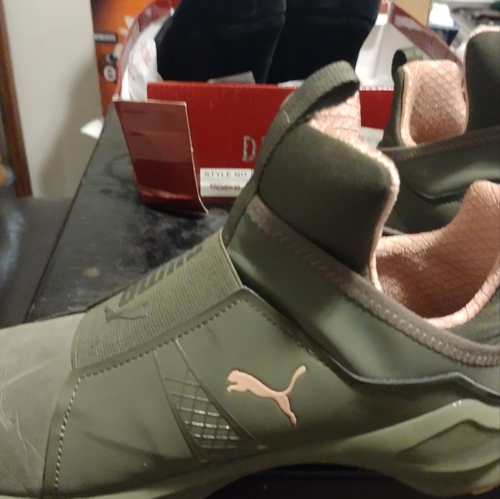 Puma - Picture 4 of 4